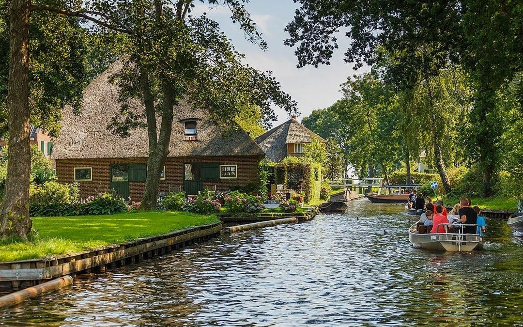 From Amsterdam: Private Day Trip to Giethoorn or Zaanse Schans Windmills Image 11