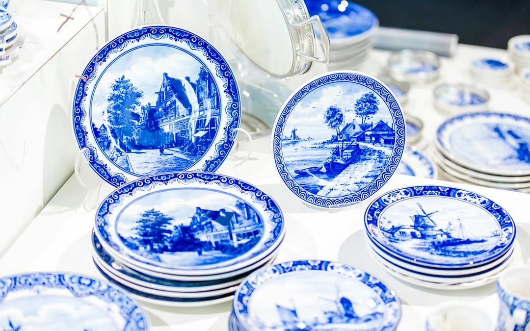 From Amsterdam: Rotterdam, Delft & The Hague Full-Day Tour with Entry to Royal Delft Image 8
