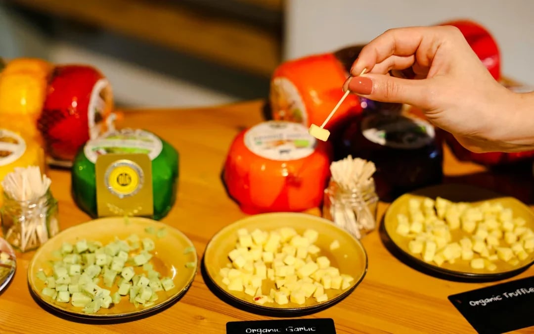 From Amsterdam: Volendam Harbour & Cheese Farm Tour Image 8