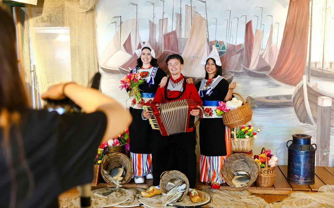 From Amsterdam: Volendam Harbour & Cheese Farm Tour Image 10