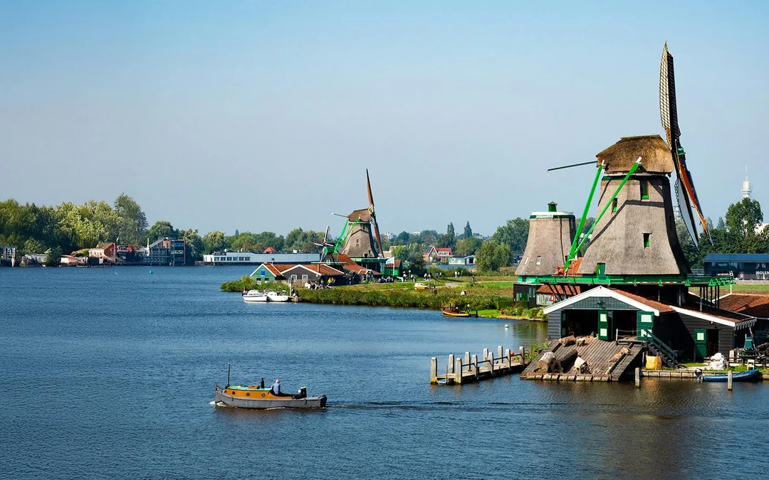 From Amsterdam: Zaanse Schans & Cheese Tasting Self-Guided Tour Image 3