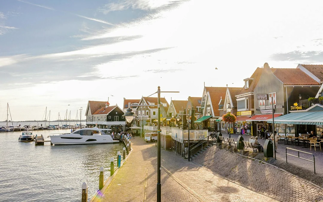 From Amsterdam: Zaanse Schans and Volendam Guided Tour Image 2