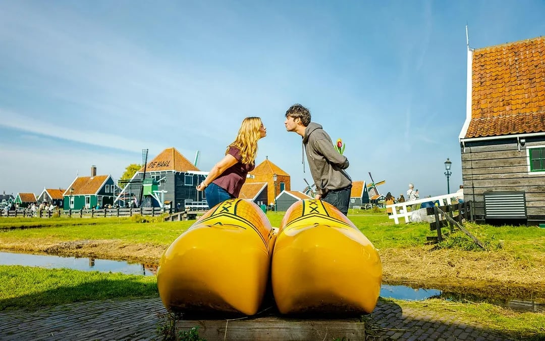 From Amsterdam: Zaanse Schans and Volendam Guided Tour Image 10