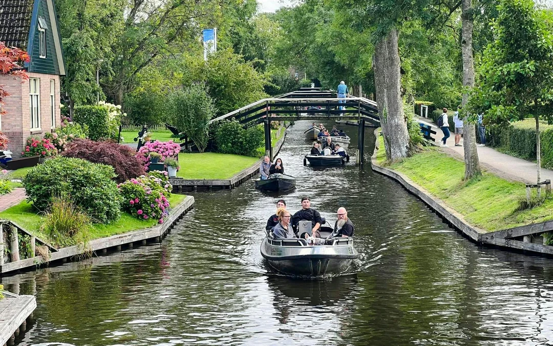 From Amsterdam: Zaanse Schans, Volendam & Giethoorn Full-Day Tour Image 1
