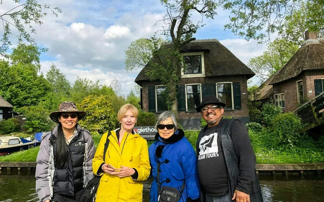 From Amsterdam: Zaanse Schans, Volendam & Giethoorn Full-Day Tour Image 6