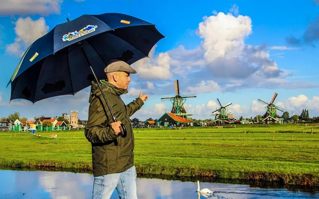 From Amsterdam: Zaanse Schans, Volendam, Edam and Marken Guided Tour Image 3