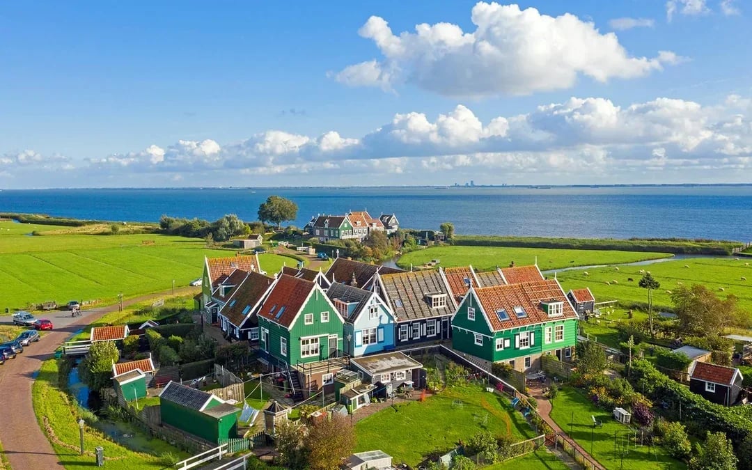 From Amsterdam: Zaanse Schans, Volendam, Edam and Marken Guided Tour Image 7