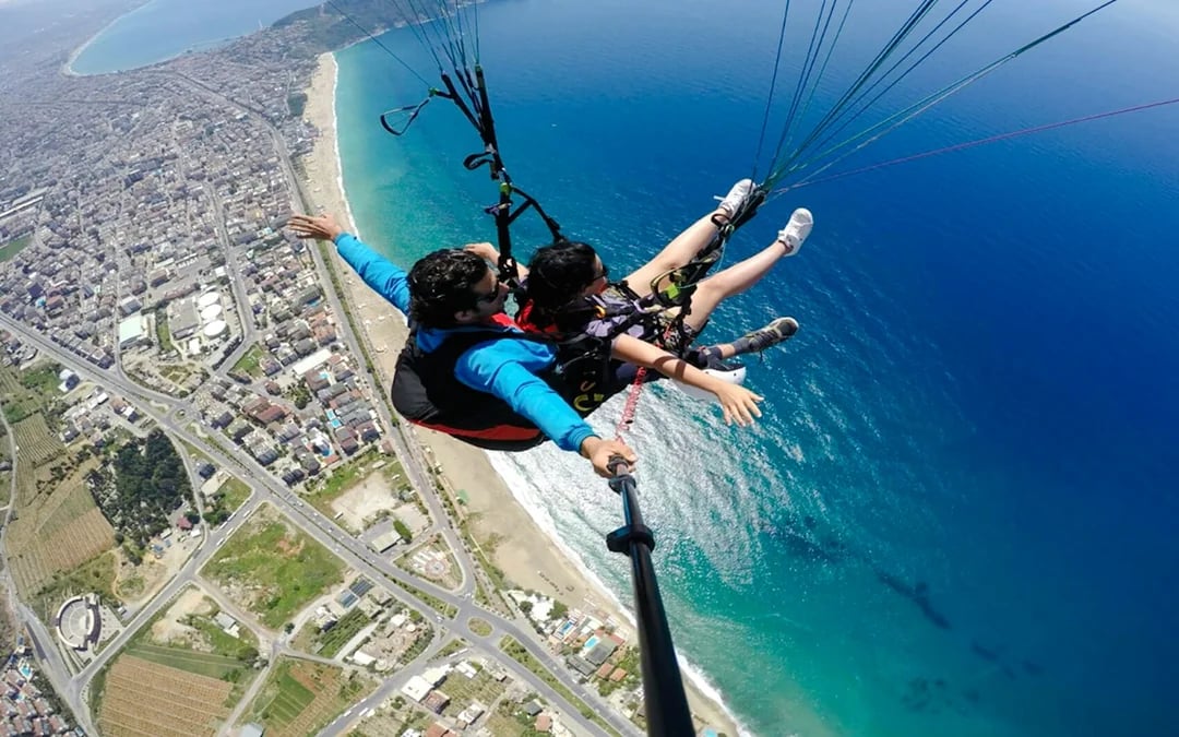 From Antalya: Alanya Paragliding Experience with Cleopatra Beach Landing Image 1