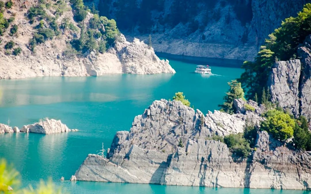 From Antalya: Green Canyon Boat Trip with Lunch and Soft Drinks Image 2