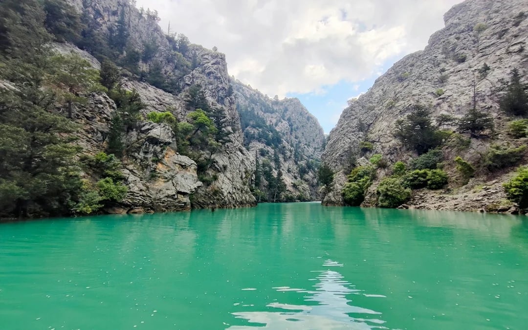 From Antalya: Green Canyon Boat Trip with Lunch and Soft Drinks Image 3