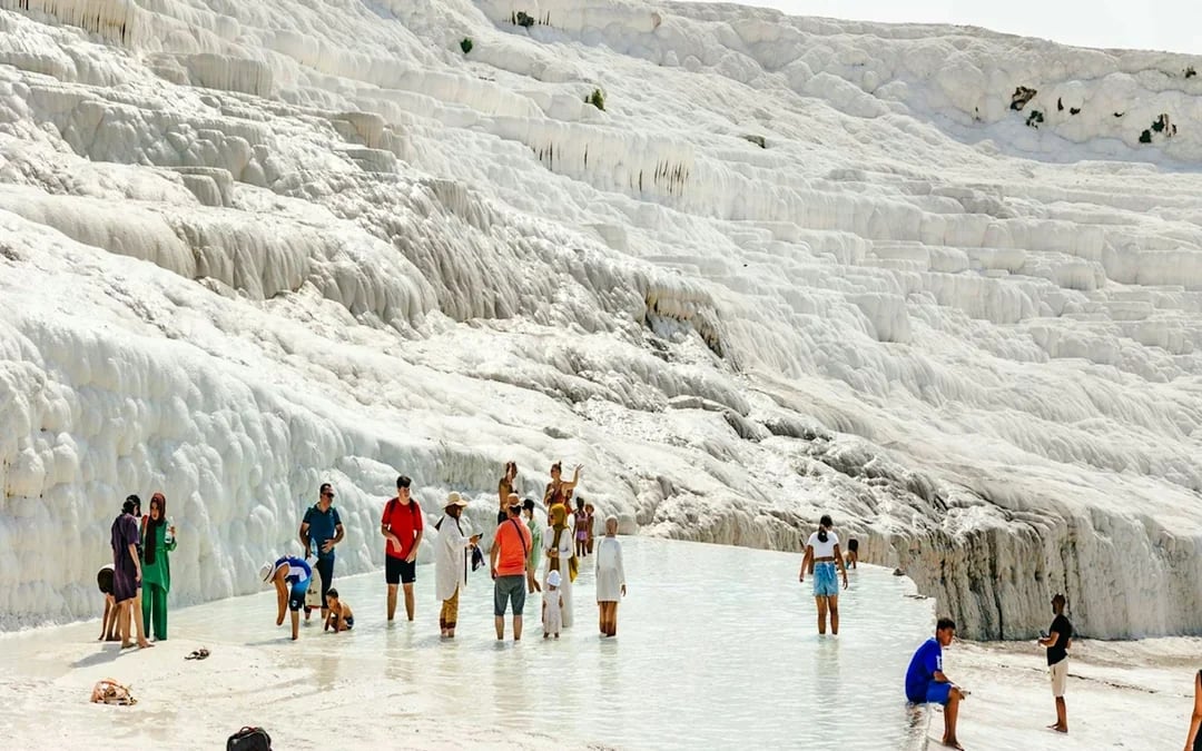 From Antalya: Pamukkale Day Trip with Lunch and Hotel Transfers Image 2