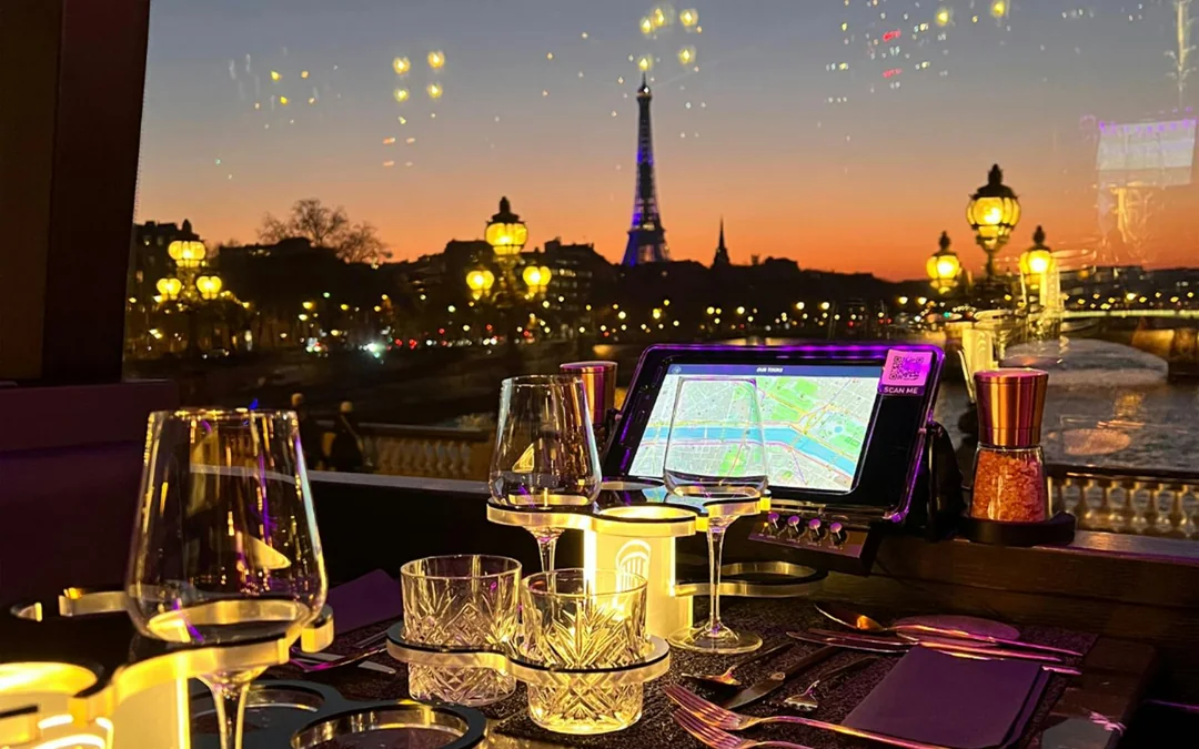From Arc de Triomphe: Bus Toqué Signature Dinner with Paris Views Image 5