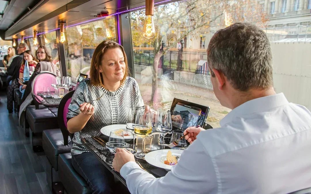 From Arc de Triomphe: Bus Toqué Signature Dinner with Paris Views Image 7
