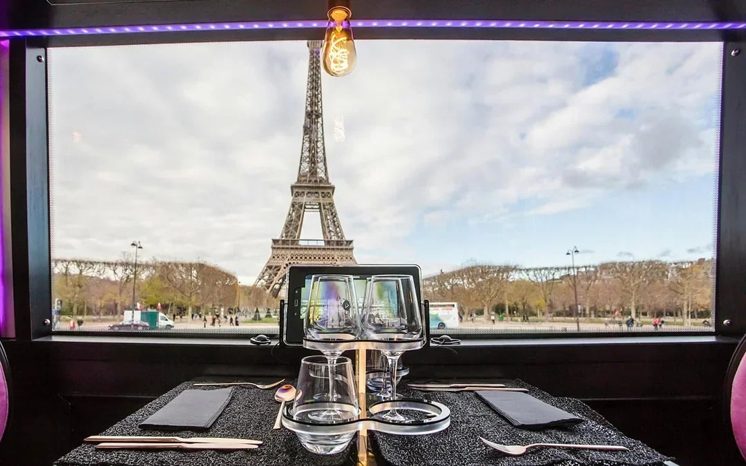 From Arc de Triomphe: Bus Toqué Signature Dinner with Paris Views Image 9
