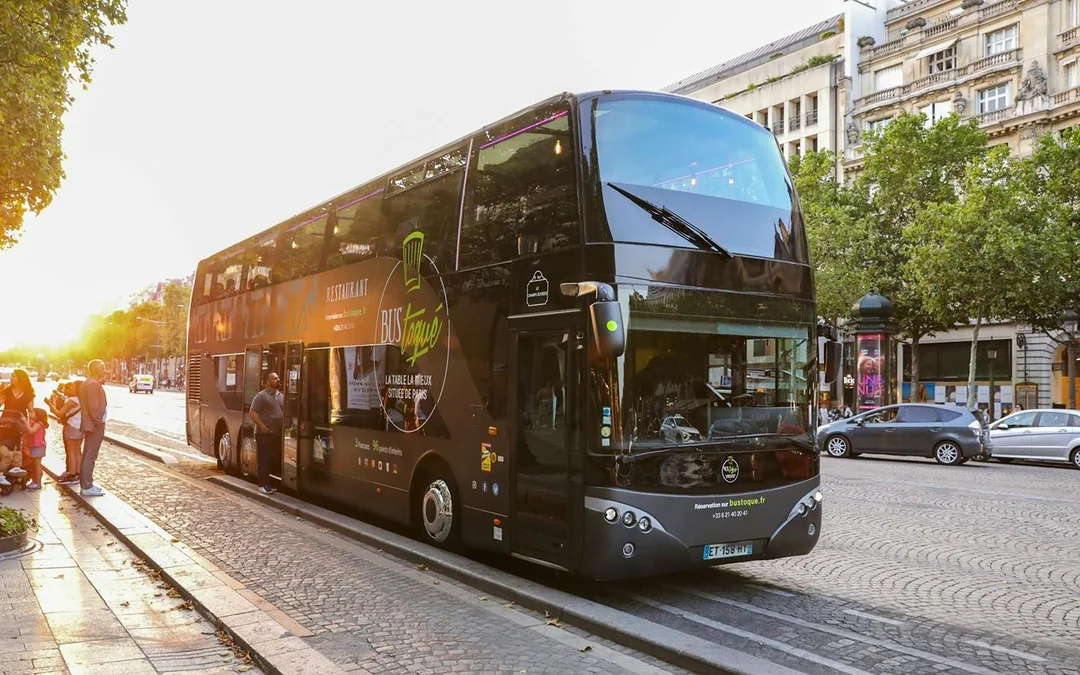 From Arc de Triomphe: Bus Toqué Signature Dinner with Paris Views Image 10
