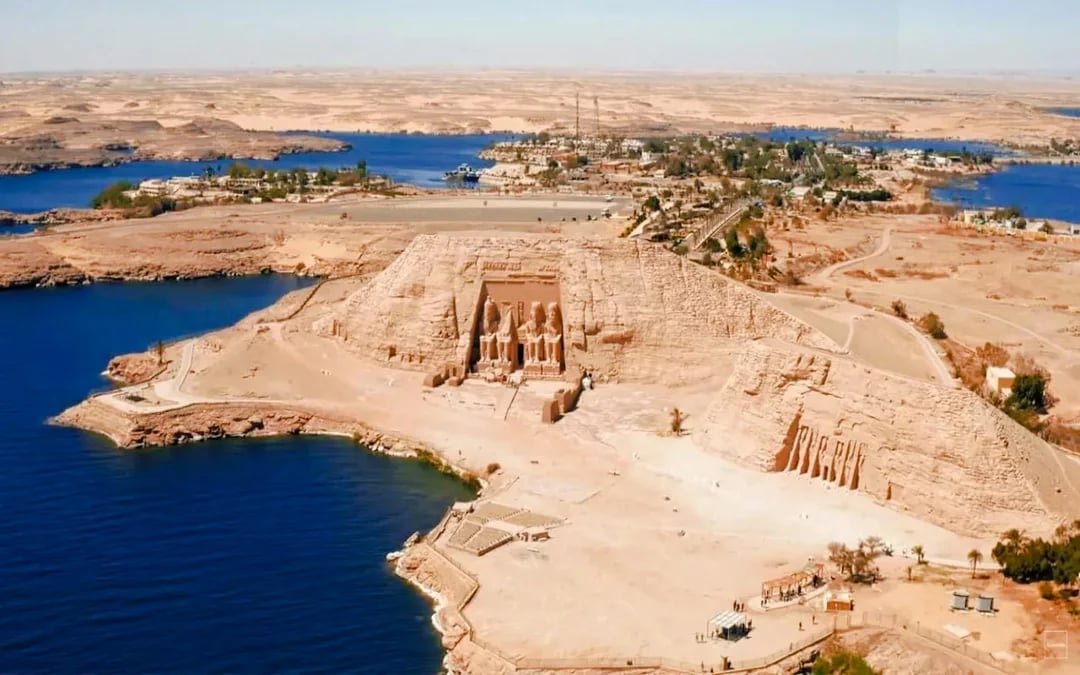 From Aswan: Private Abu Simbel Temples Day Trip with Egyptologist Guide Image 2