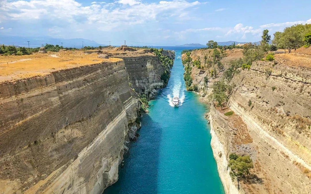 From Athens: Ancient Corinth & Corinth Canal Day Trip with VR & Audio Guide Image 1