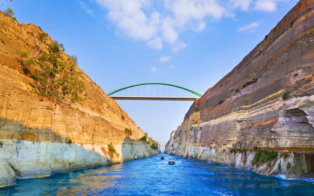From Athens: Ancient Corinth & Corinth Canal Day Trip with VR & Audio Guide Image 4