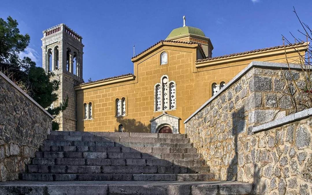 From Athens: Delphi & Arachova Day Tour with Expert Guide & Entry Tickets Image 12