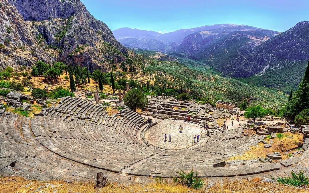 From Athens: Delphi & Arachova Day Tour with Expert Guide & Entry Tickets Image 4
