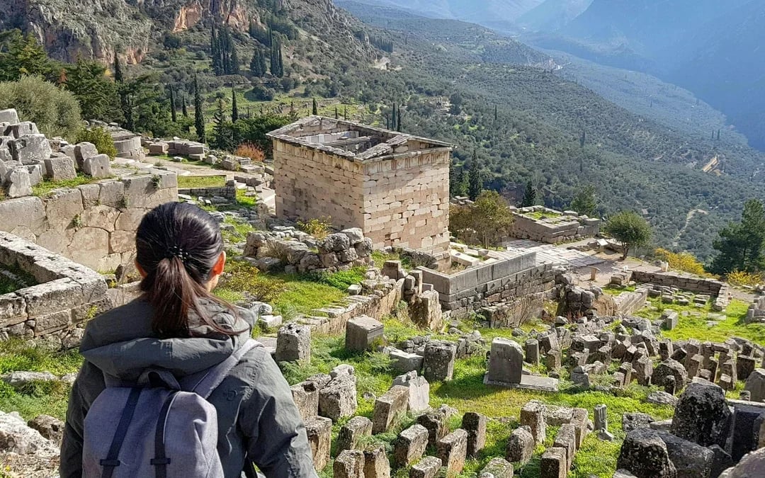 From Athens: Delphi & Meteora 2-Day Guided Tour with Hotel Stay Image 1