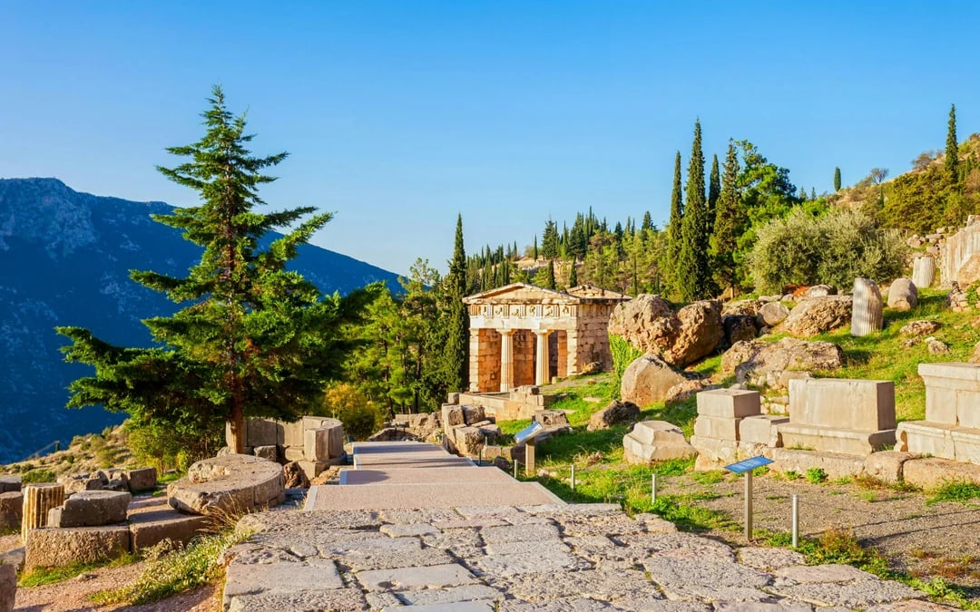 From Athens: Delphi & Meteora 2-Day Guided Tour with Hotel Stay Image 7