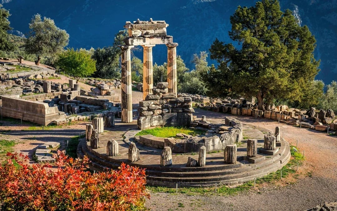 From Athens: Delphi Archaeological Site & Museum Private Day Trip Image 1