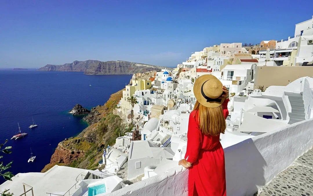 From Athens: Guided Day Trip to Mykonos with Ferry Transfers Image 1