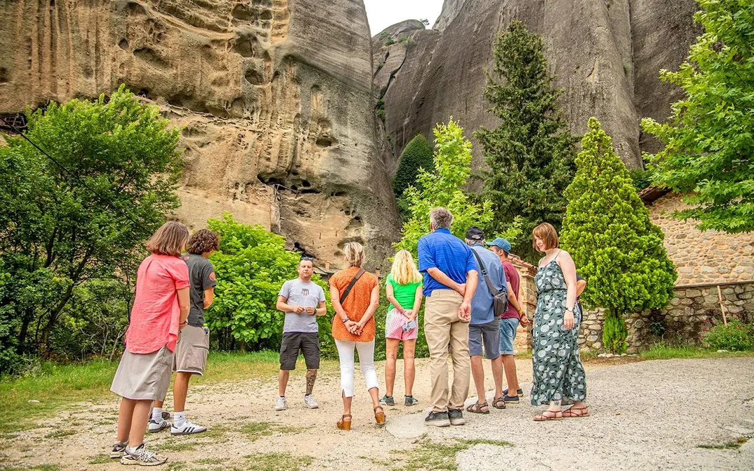 From Athens: Meteora Monasteries & Caves Full-Day Trip with Lunch Image 4