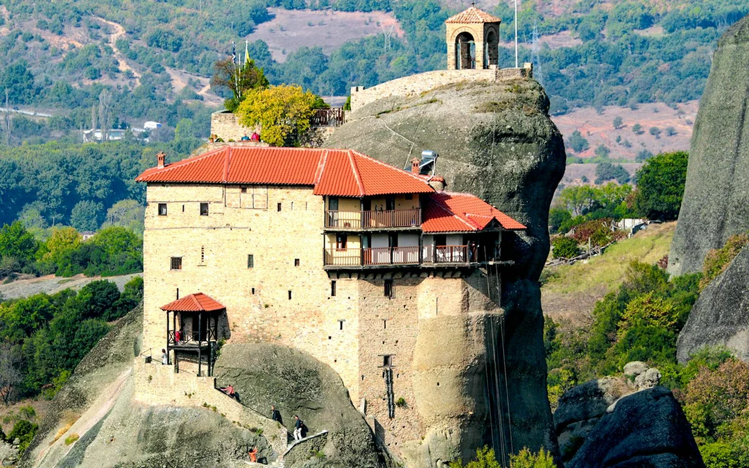 From Athens: Meteora Monasteries & Caves Full-Day Trip with Lunch Image 5