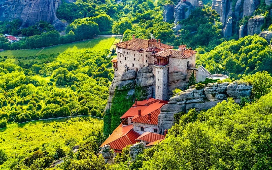 From Athens: Meteora Monasteries & Caves Full-Day Trip with Lunch Image 10