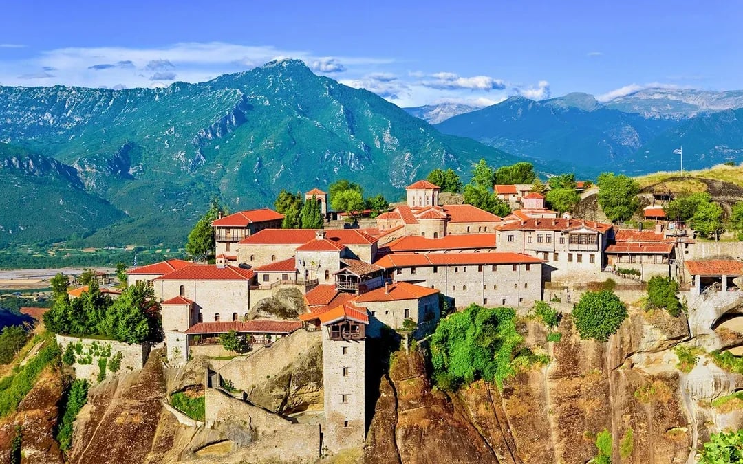 From Athens: Meteora Monasteries & Caves Full-Day Trip Image 11