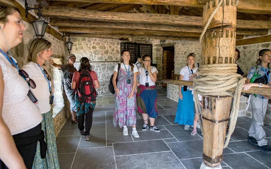 From Athens: Meteora Monasteries & Caves Full-Day Trip Image 9