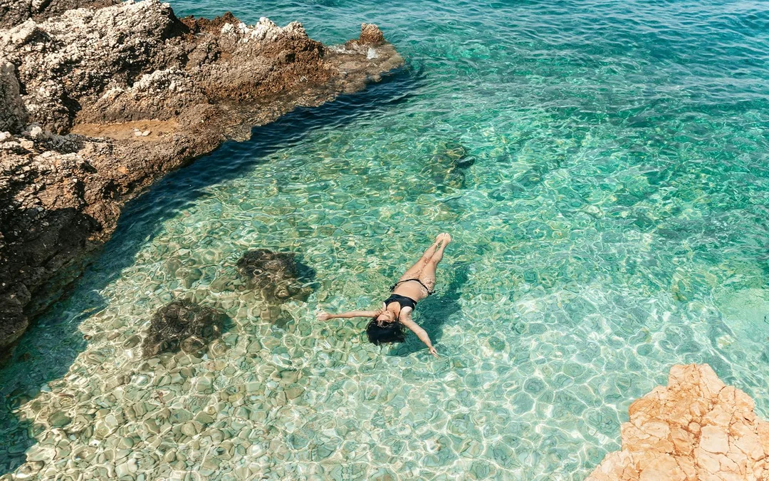 From Athens: Metopi, Agistri & Aegina Islands Full-Day Cruise with Lunch & Drinks Image 3