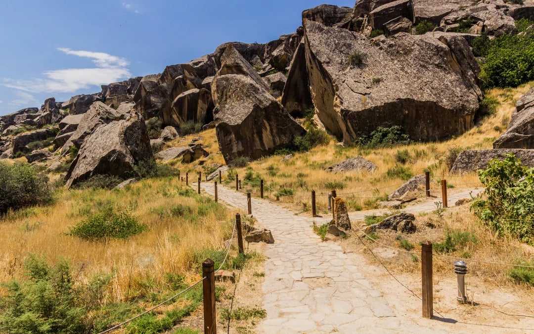 From Baku: Gobustan & Absheron Day Trip With Lunch Included Image 2