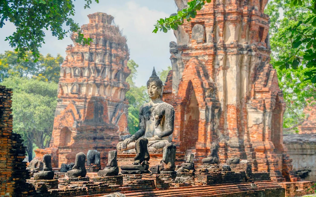 From Bangkok: Ayutthaya Temple, Railway Market & Damnoen Saduak Floating Market Full-Day Guided Tour with Lunch & Hotel Transfers Image 11