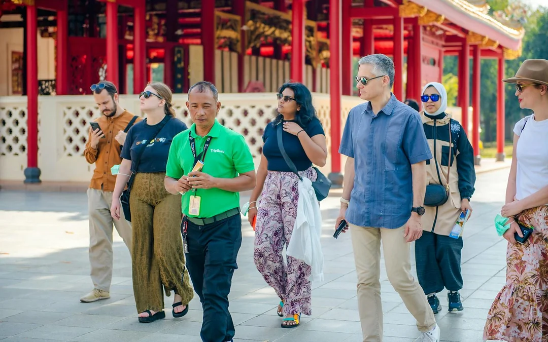 From Bangkok: Ayutthaya Temples and Bang Pa-In Palace Full-day Guided Tour Image 2