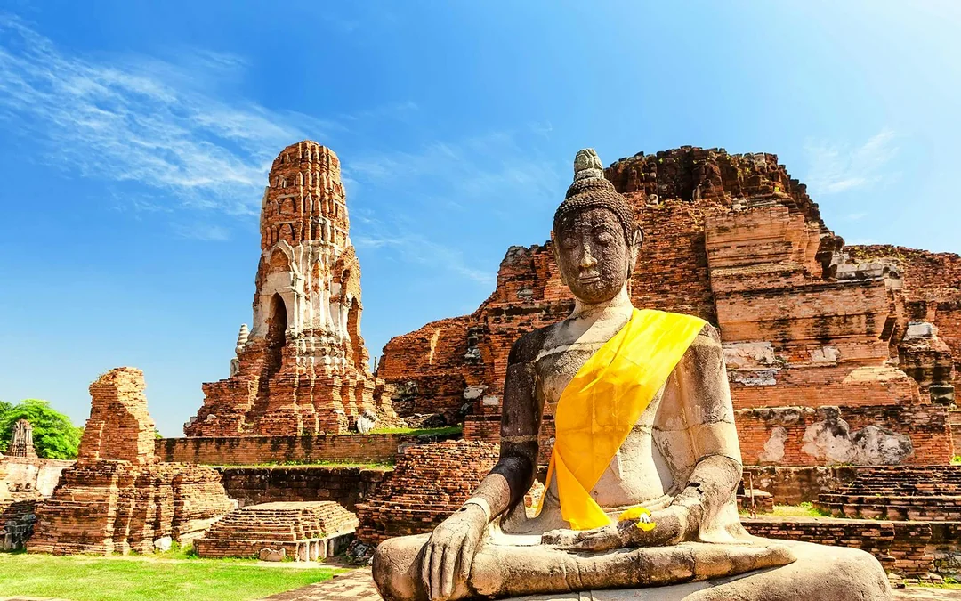 From Bangkok: Ayutthaya Temples and Bang Pa-In Palace Full-day Guided Tour Image 3
