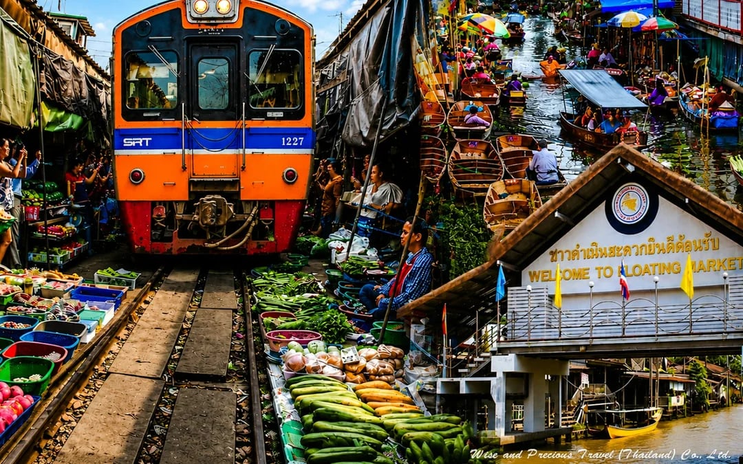 From Bangkok: Damnoen Saduak Floating Market and Maeklong Railway Market Private Van Charter Image 1