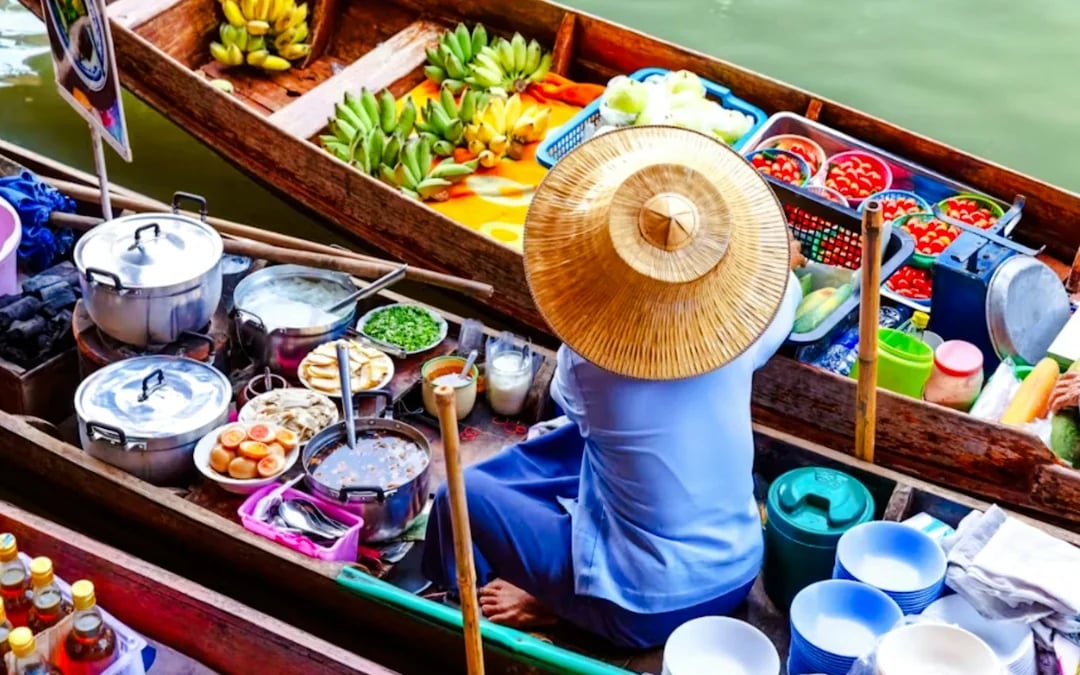 From Bangkok: Damnoen Saduak Floating Market and Maeklong Railway Market Private Van Charter Image 3