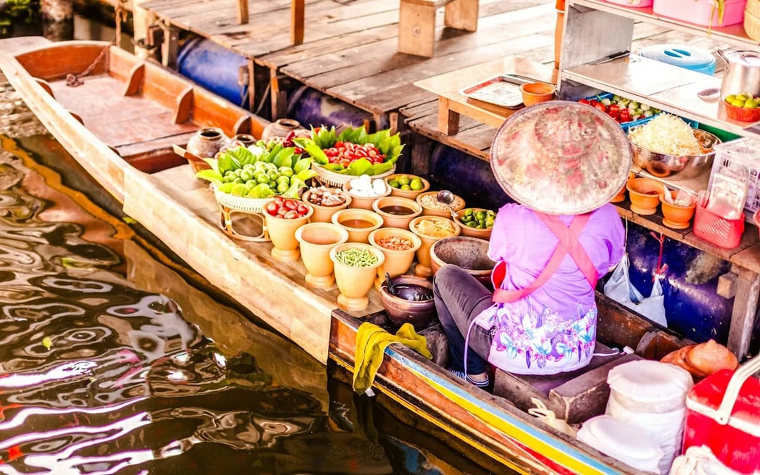 From Bangkok: Maeklong Railway Market, Damnoen Saduak Floating Market & Ayutthaya Small-Group Tour Image 5