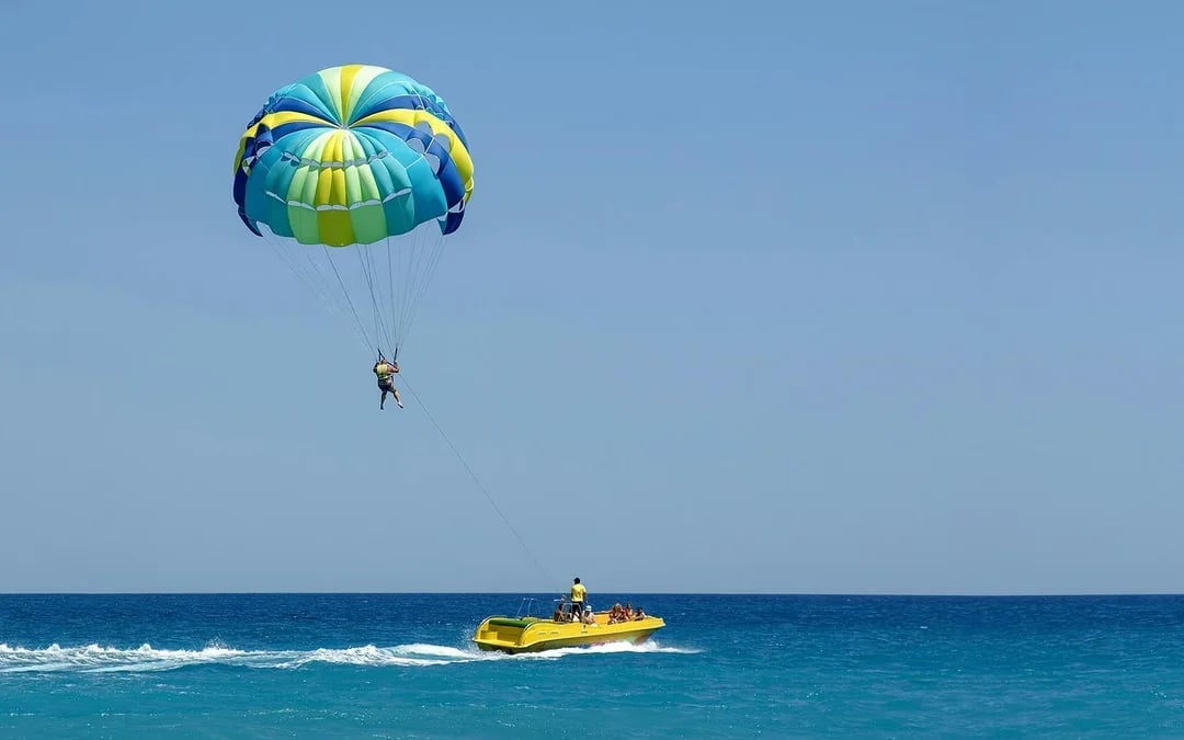 From Bangkok: Pattaya Island Day Trip with Beach Activities & Drone Photos Image 3