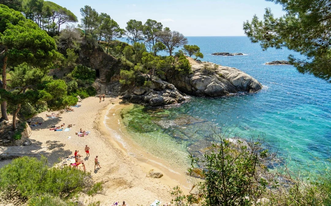 From Barcelona: Costa Brava Day Trip with Hike, Snorkel, Cliff Jump & Lunch Image 10