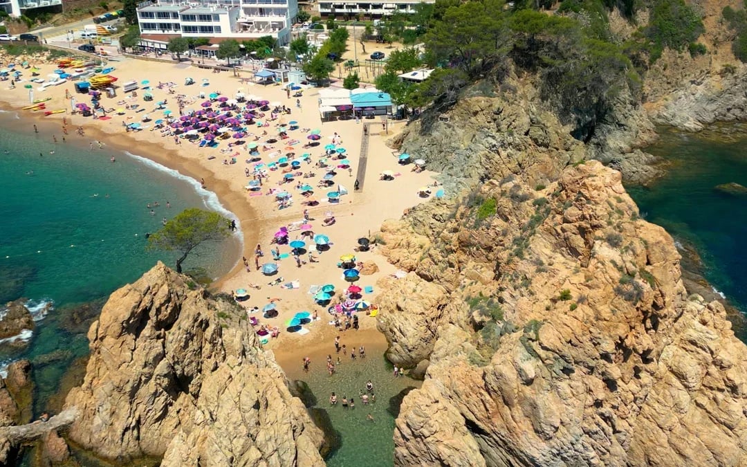 From Barcelona: Girona & Tossa de Mar Day Trip Image 9