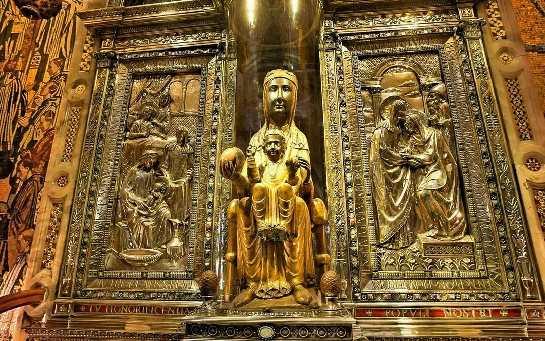 From Barcelona: Montserrat Day Trip & Guided Tour + Black Madonna Access Image 3