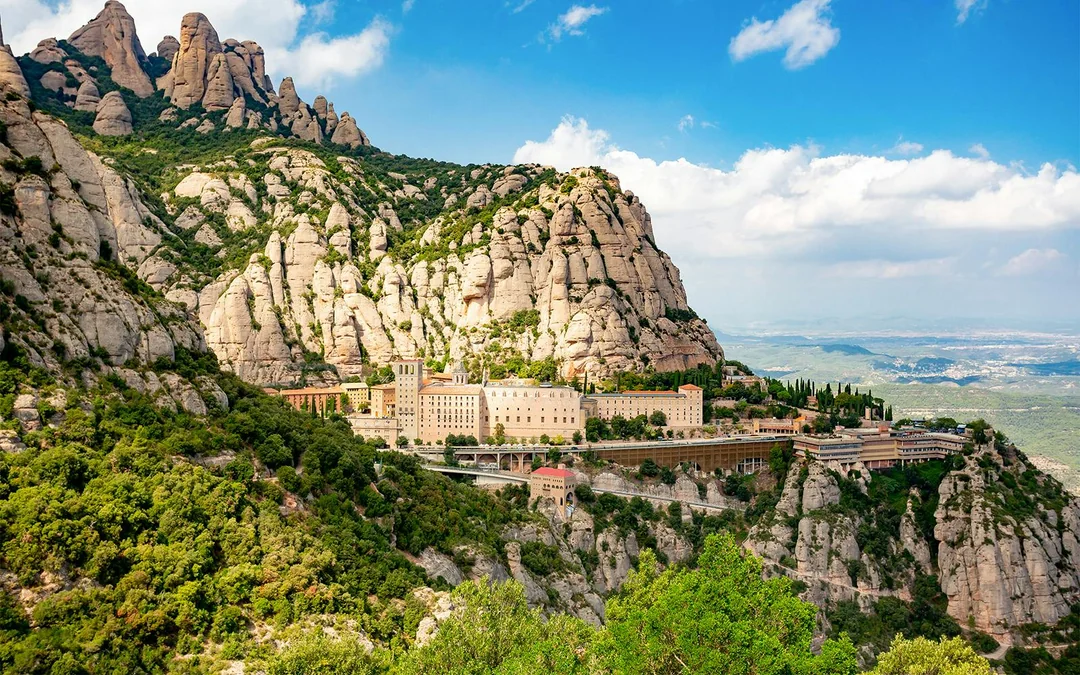 From Barcelona: Montserrat Day Trip & Scenic Mountain Hike
Image 1