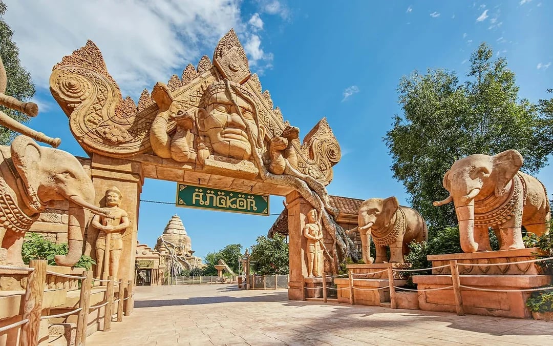 From Barcelona: PortAventura Park Day Trip with Tickets Image 4