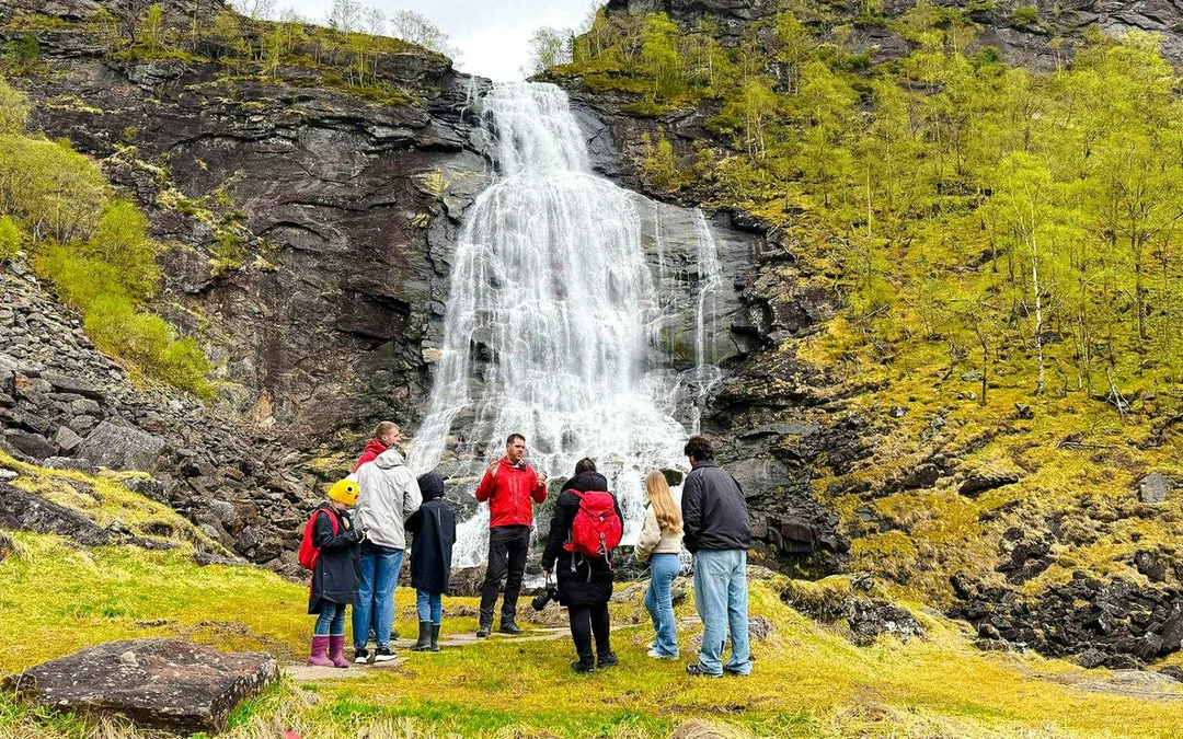 From Bergen: Hardangerfjord, Waterfalls, Culture & Apple Pie Image 3