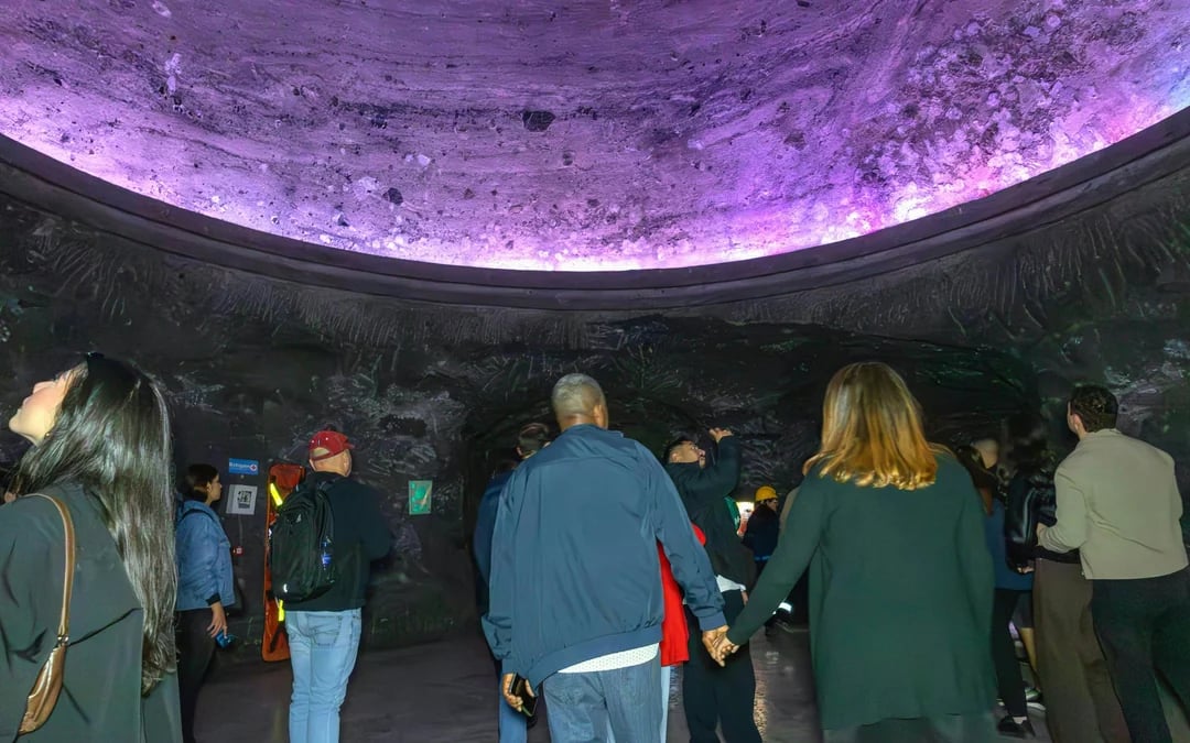 From Bogotá: Salt Cathedral of Zipaquirá and Lake Guatavita Guided Tour Image 2