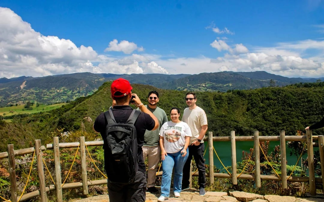 From Bogotá: Salt Cathedral of Zipaquirá and Lake Guatavita Guided Tour Image 5